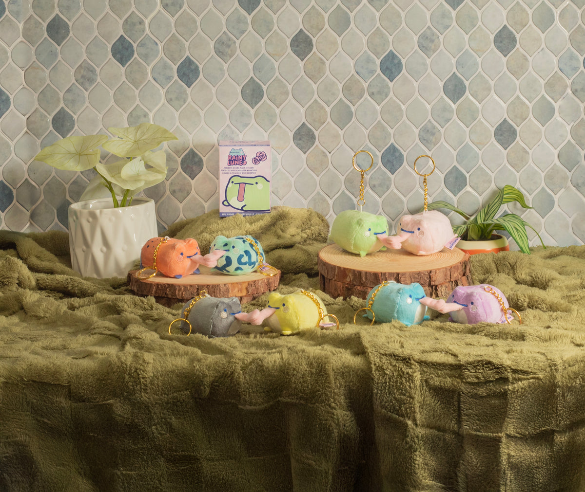 NPC Kissing Frogs Blind Box Keychains – rainylune