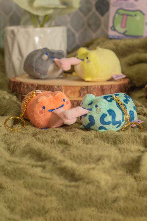 NPC Kissing Frogs Blind Box Keychains