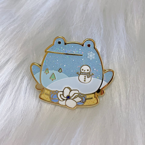 Rainylune Winter Snow Globe Frog Pin